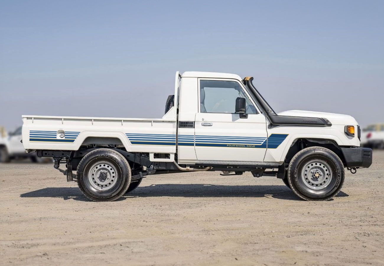 79 Series Single Cab Decal Body Stripe Kit (Townsville)